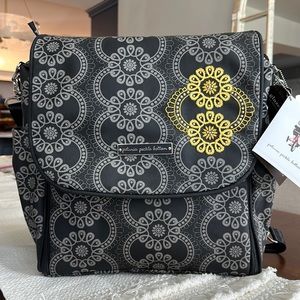 Petunia Pickle Bottom bag *brand new with tags* Boxy in Evening in Innsbruck🖤💛